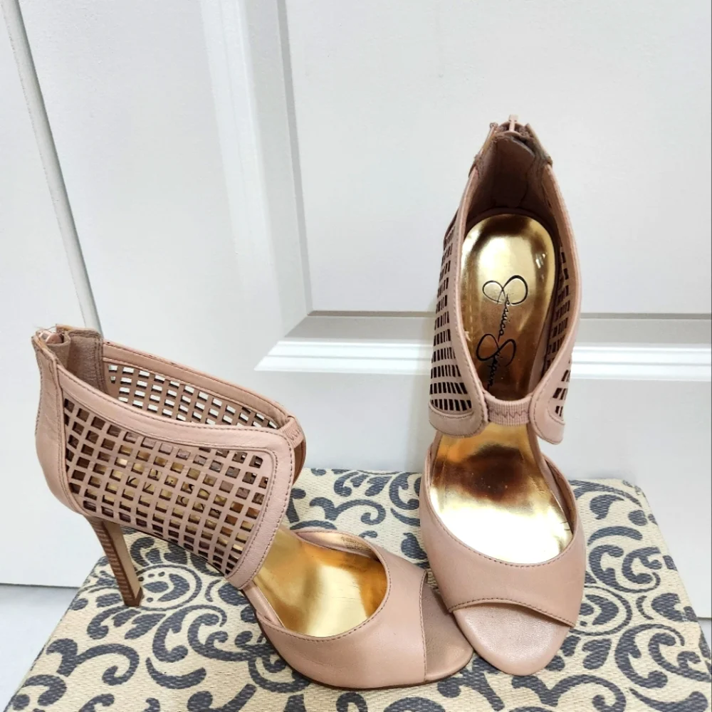 Jessica Simpson Jersee Caged Cuff Sandals/Heels - Picture 5 of 7